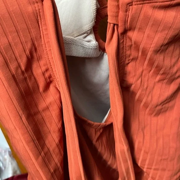 Kona Sol Women’s Sz M One Piece Ribbed Orange Swimsuit - Picture 4 of 9